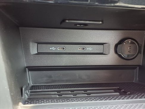 New 2025 Volkswagen Taos SE image 14