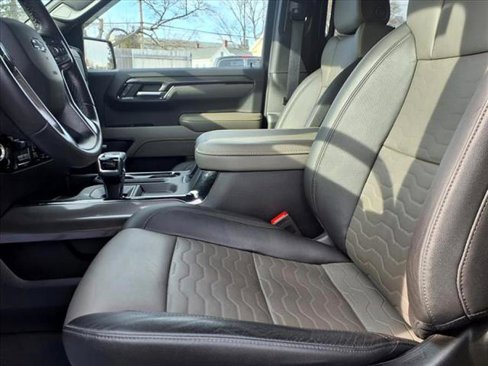 Used 2023 Chevrolet Silverado 1500 ZR2 image 18