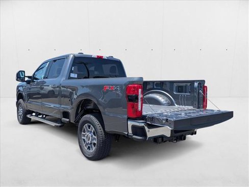 New 2025 Ford F250 Lariat w/ FX4 Off-Road Package image 8