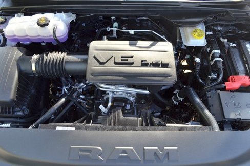New 2025 RAM 1500 4x4 Crew Cab image 34