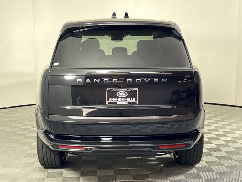 New 2025 Land Rover Range Rover Long Wheelbase SE image 4