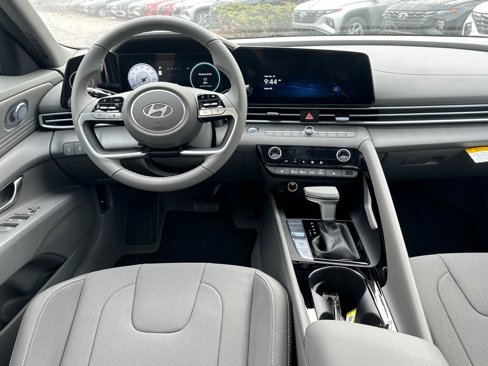 Certified 2025 Hyundai Elantra SEL image 23