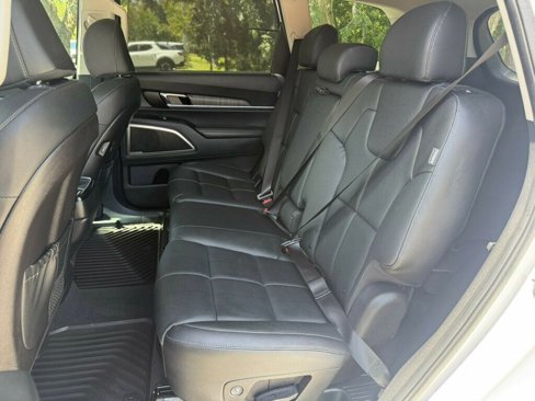 Used 2025 Kia Telluride EX image 8