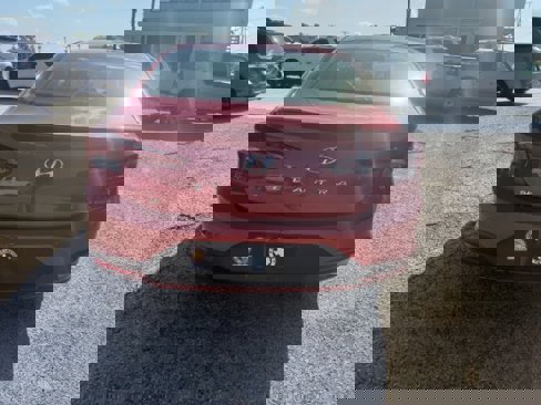 Used 2019 Hyundai Elantra SE image 3