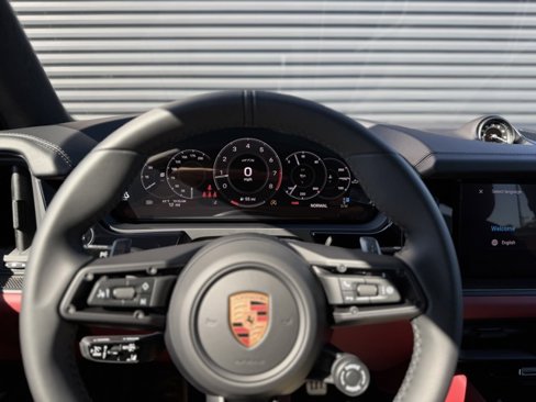 New 2026 Porsche Cayenne GTS image 18