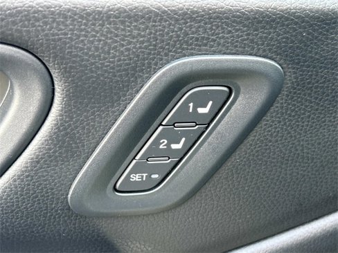 Used 2025 Honda Pilot Touring image 25