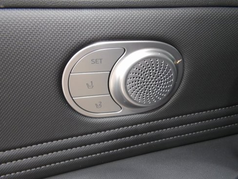Used 2024 Hyundai Elantra Limited image 24