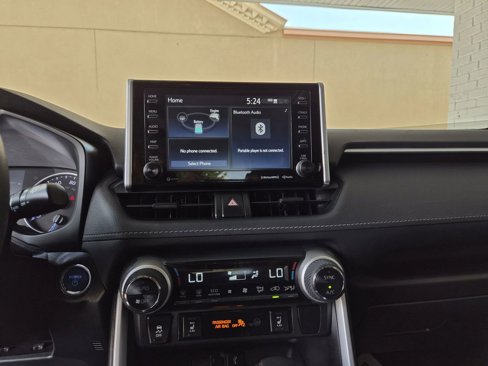 Used 2021 Toyota RAV4 XLE image 12