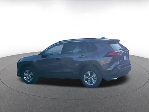 Used 2025 Toyota RAV4 LE image 9