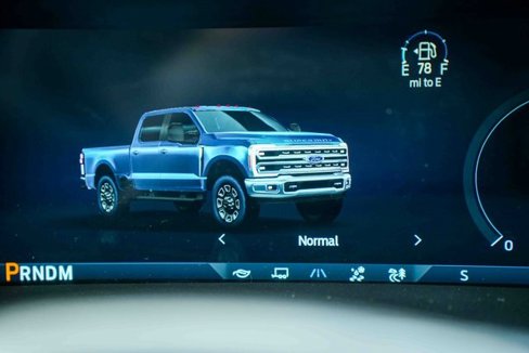 Used 2025 Ford F450 Platinum w/ FX4 Off-Road Package image 49