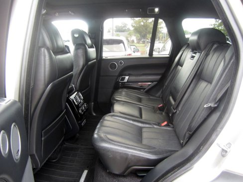 Used 2016 Land Rover Range Rover HSE image 19
