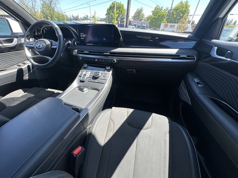 Used 2025 Hyundai Palisade Calligraphy image 16