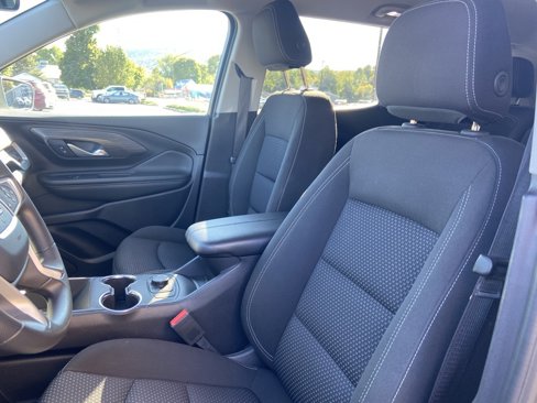 Used 2024 GMC Terrain SLE image 9