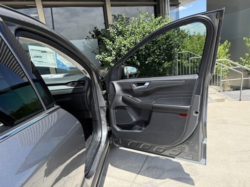 Certified 2025 Ford Escape SE image 26