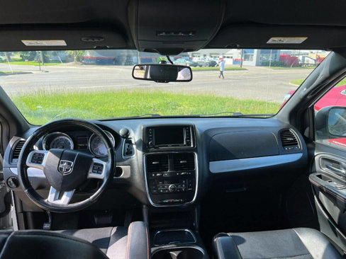 Used 2017 Dodge Grand Caravan GT image 13