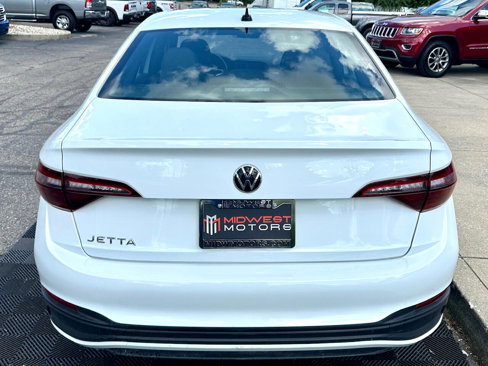 Used 2024 Volkswagen Jetta Sport image 10