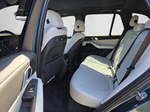 Used 2024 BMW X5 xDrive40i w/ Parking Assistance Package image 13