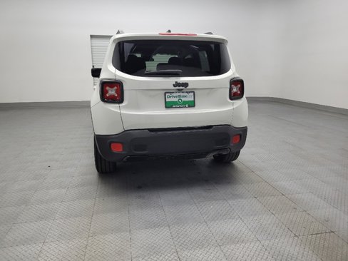 Used 2017 Jeep Renegade Altitude image 6