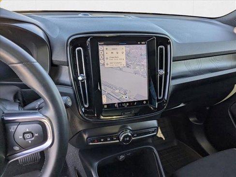 Used 2023 Volvo XC40 Recharge Ultimate w/ Protection Package Premier image 12