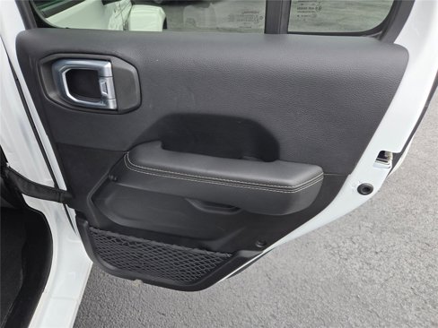 Certified 2023 Jeep Wrangler Sahara image 9