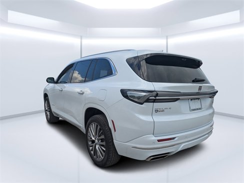 Used 2026 Buick Enclave Avenir image 6