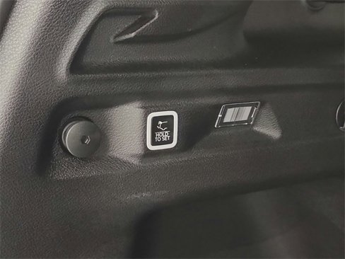 Used 2025 Jeep Grand Cherokee L Limited w/ Luxury Tech Group II image 37