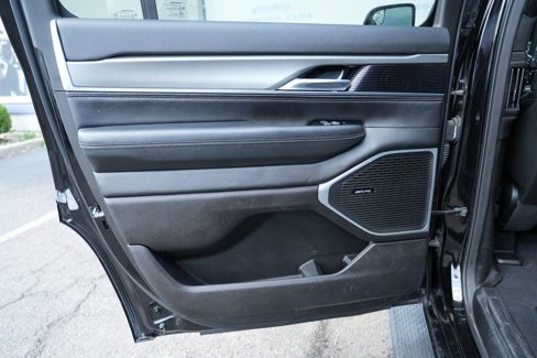 Used 2024 Jeep Wagoneer Series II image 32