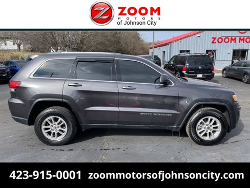 Used 2020 Jeep Grand Cherokee Laredo image 1