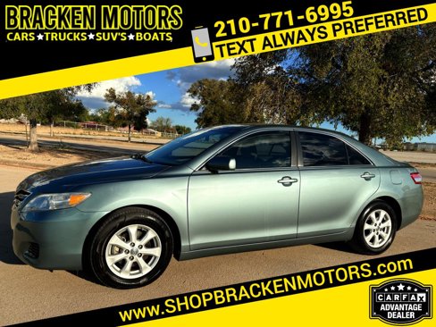 Used 2011 Toyota Camry LE image 1