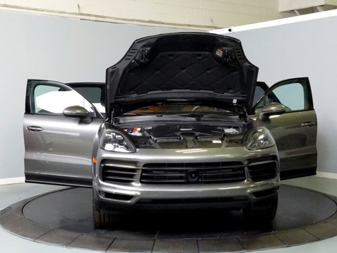 Used 2020 Porsche Cayenne S image 10