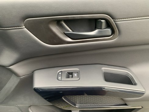 New 2025 Nissan Pathfinder SV w/ SV Premium Package image 32