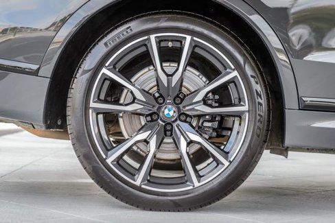 Used 2022 BMW X7 xDrive40i w/ M Sport Package image 15