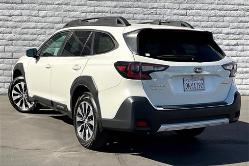 Used 2025 Subaru Outback Limited image 10