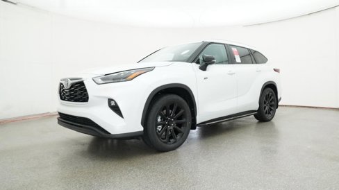 New 2025 Toyota Highlander XLE image 6