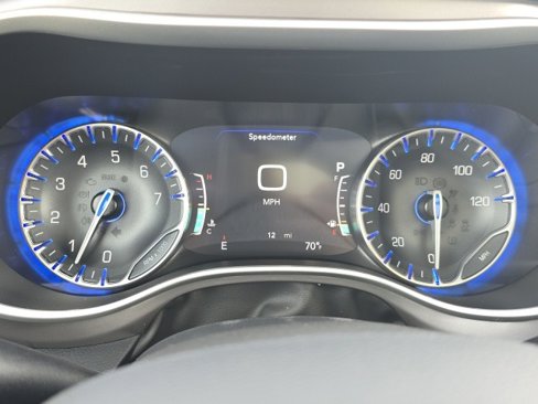 New 2025 Chrysler Pacifica Select w/ Uconnect Theater Family Group image 21
