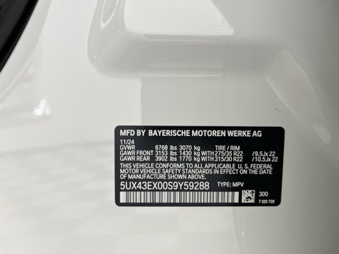 Used 2025 BMW X6 M60i w/ Parking Assistance Package image 27