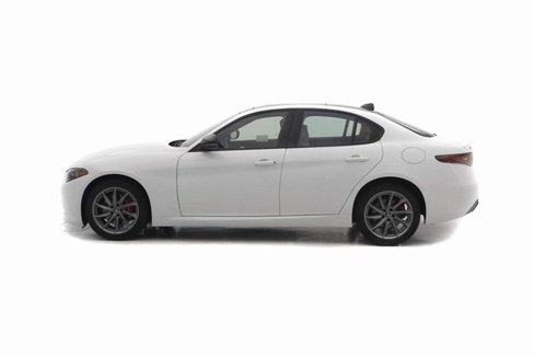 New 2024 Alfa Romeo Giulia Sprint image 3