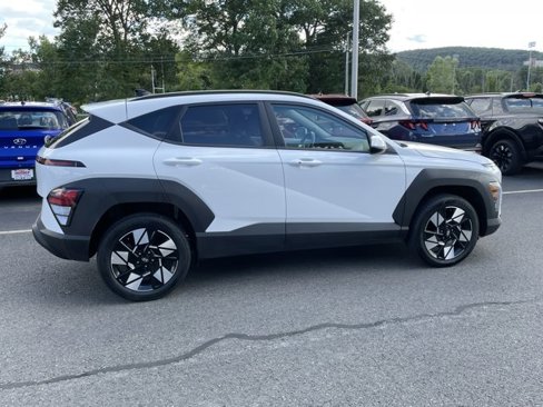 Used 2025 Hyundai Kona SEL image 3