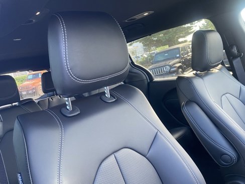New 2026 Chrysler Voyager LX image 29