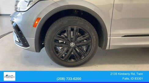Used 2022 Volkswagen Tiguan SE R-Line image 8