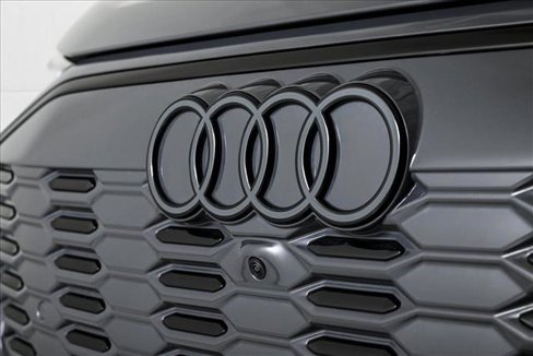 Certified 2025 Audi SQ6 e-tron Prestige image 3