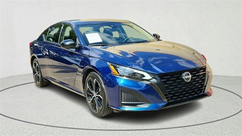 Certified 2024 Nissan Altima 2.5 SR image 1