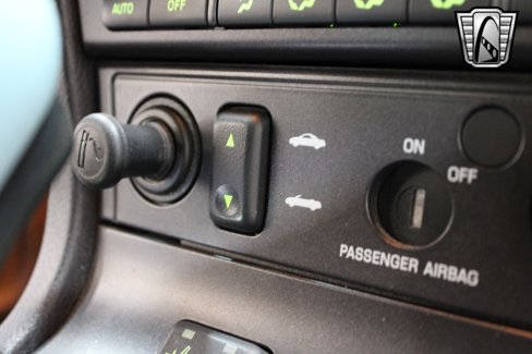 Used 2003 Ford Thunderbird image 18