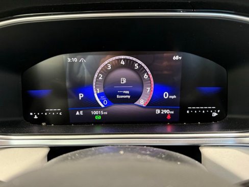 Certified 2025 Volkswagen Taos SE image 15