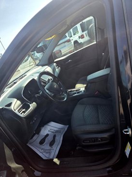 Used 2021 Chevrolet Equinox LT w/ Driver Convenience Package image 9