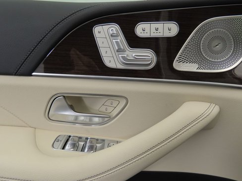 New 2026 Mercedes-Benz GLS 580 4MATIC image 25