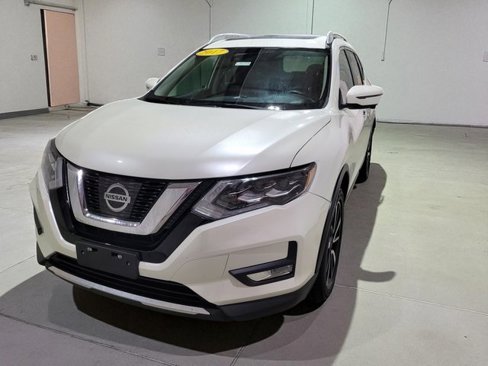 Used 2017 Nissan Rogue SL image 16