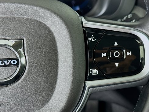 Used 2025 Volvo XC60 B5 Plus image 14