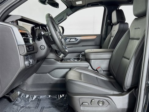 Used 2025 GMC Yukon XL Denali image 15