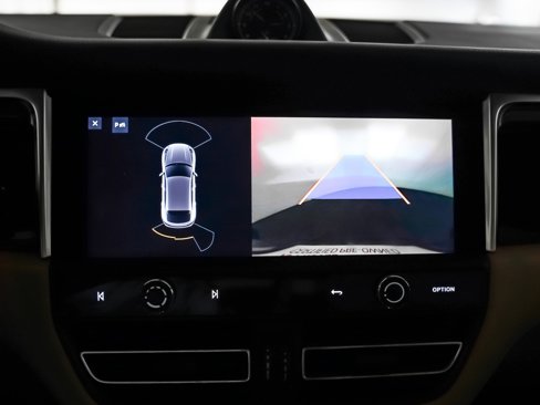 Certified 2023 Porsche Macan S image 23